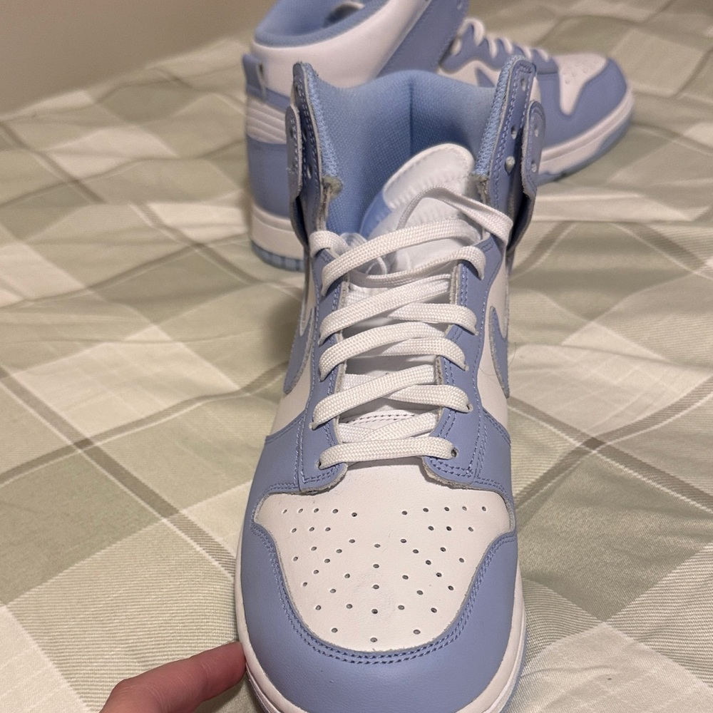 Nike High-Top Sneakers in White and Light Blue - Picture 11 of 12